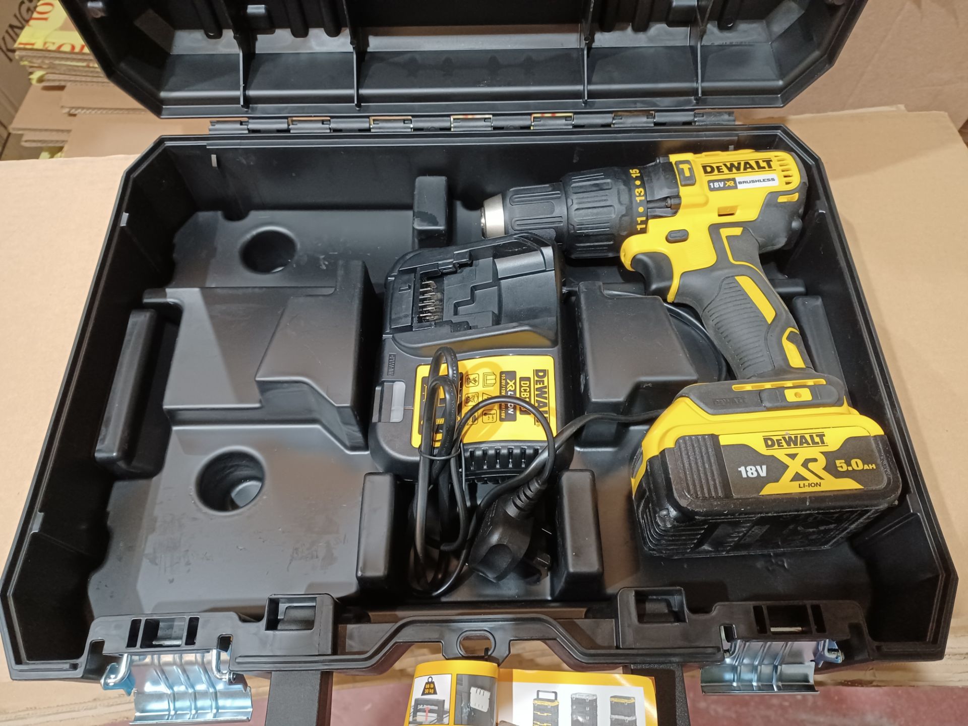 DEWALT DCD778D2T-SFGB 18V 2.0AH LI-ION XR BRUSHLESS CORDLESS COMBI DRILL WITH 1 BATTERY CHARGER