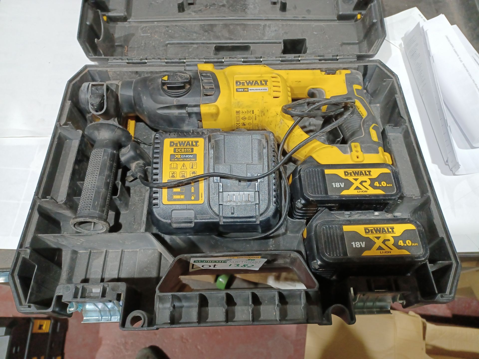 DEWALT DCH033 3KG 18V 4.0AH LI-ION XR BRUSHLESS CORDLESS SDS PLUS DRILL WITH 2 BATTERIES CHARGER AND