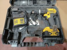 DEWALT DCD785P2T-SFGB 18V 5.0AH LI-ION XR CORDLESS COMBI-HAMMER DRILL COMES WITH BATTERY, CHARGER