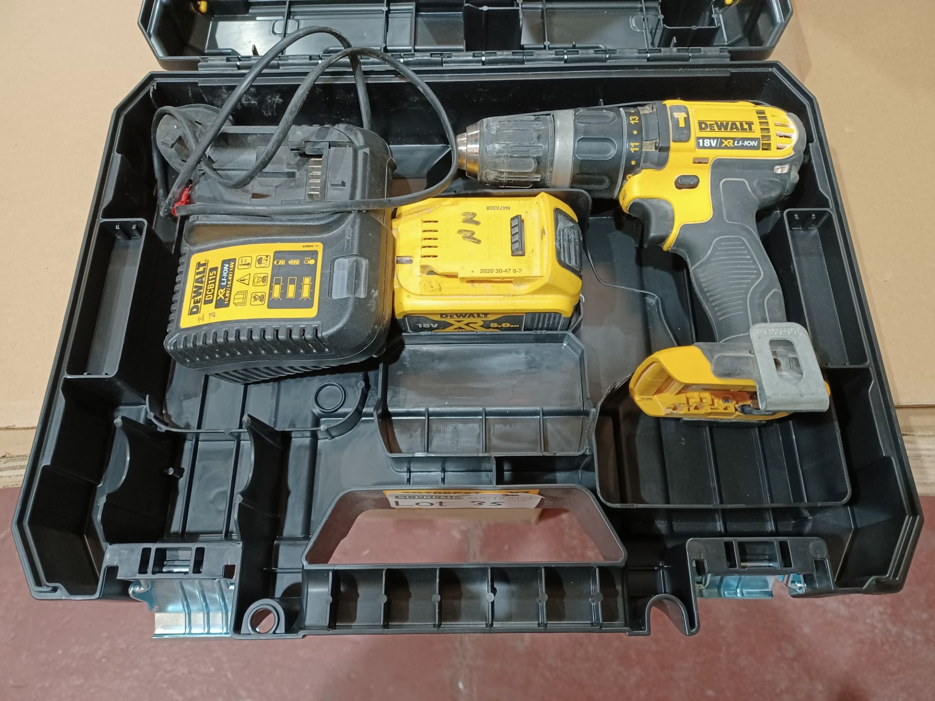 DEWALT DCD785P2T-SFGB 18V 5.0AH LI-ION XR CORDLESS COMBI-HAMMER DRILL COMES WITH BATTERY, CHARGER