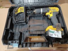 DEWALT DCD785P2T-SFGB 18V 5.0AH LI-ION XR CORDLESS COMBI-HAMMER DRILL COMES WITH BATTERY, CHARGER