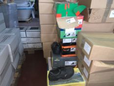 10 X BRAND NEW WORK BOOTS IN VARIOUS BRANDS AND SIZES R15