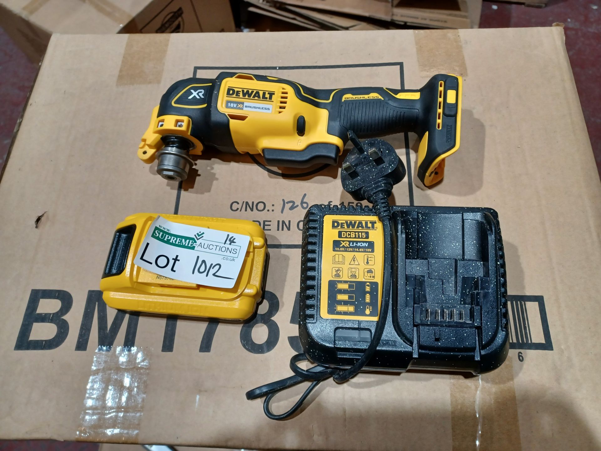 DEWALT DCS355N-XJ 18V LI-ION XR BRUSHLESS CORDLESS OSCILLATING MULTI-TOOL - WITH BATTERY AND CHARGER