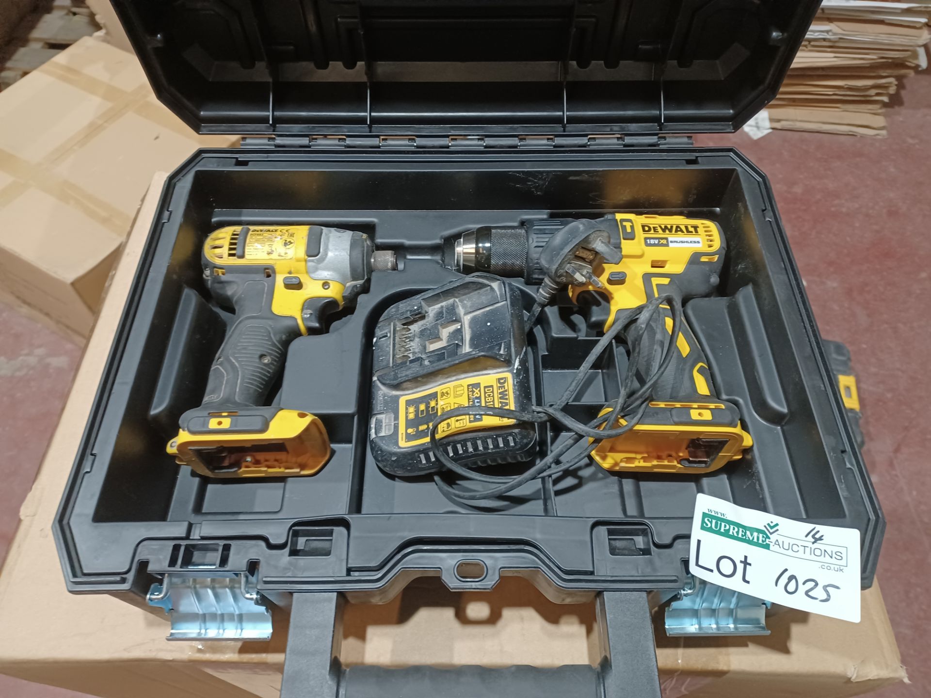 DEWALT DCK2060M2T-SFGB 18V 4.0AH LI-ION XR BRUSHLESS CORDLESS TWIN PACK WITH CHARGER AND CARRY