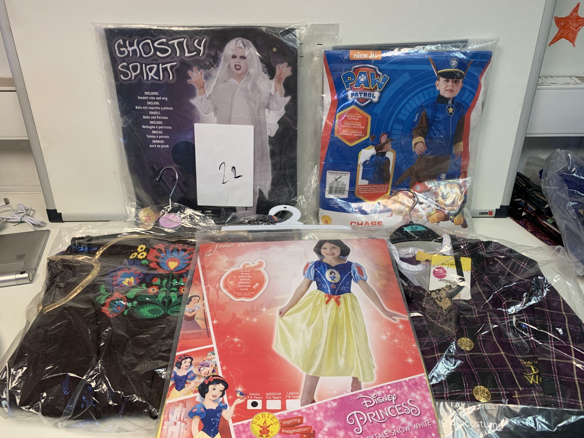 15 X BRAND NEW ASSORTED CHILDRENS FANCY DRESS OUTFITS INCLUDING DISNEY PRINCESS, PAW PATROL ETC FROM