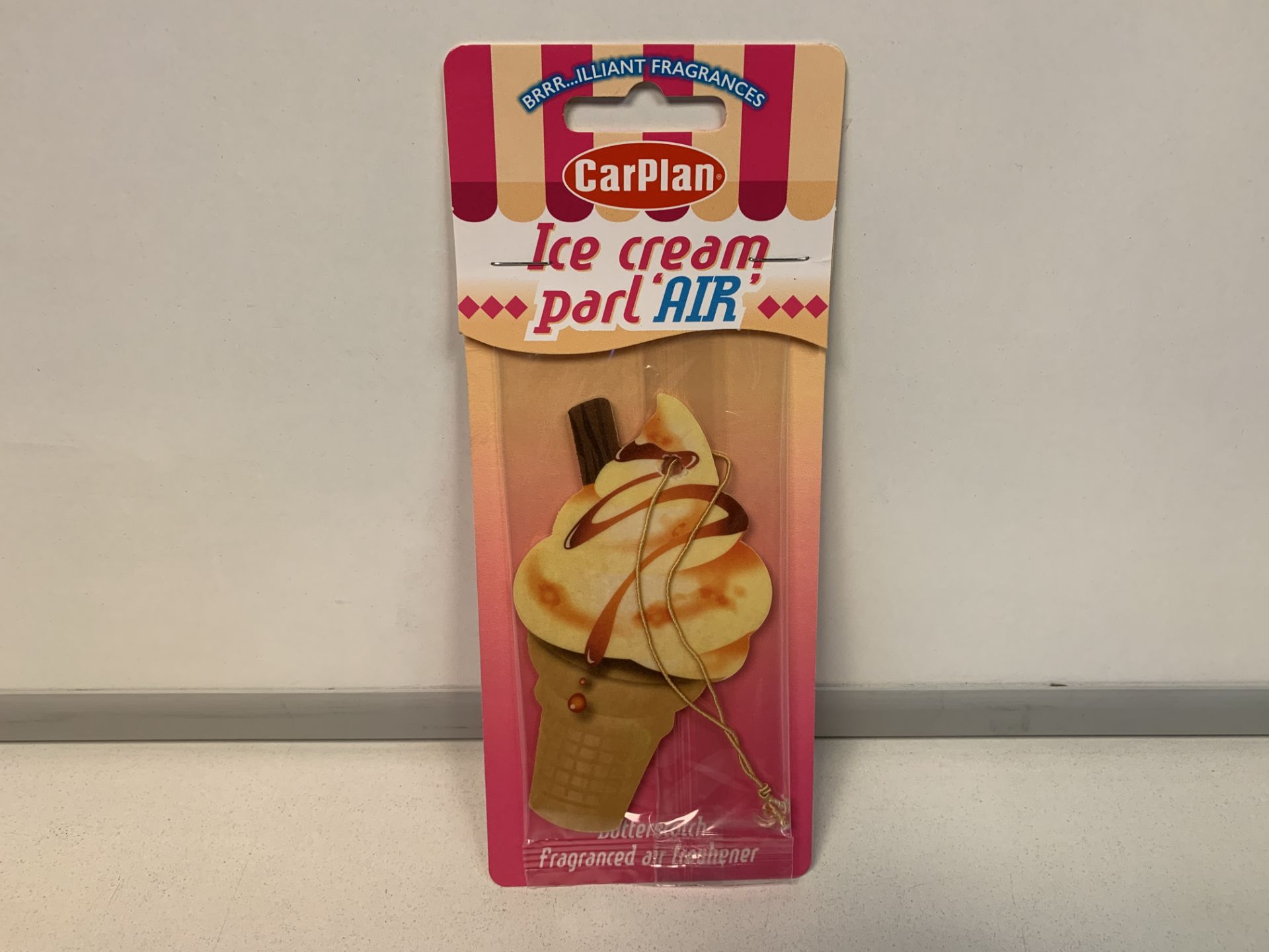 72 X NEW PCAR PLAN ICE CREAM PARL 'AIR' BUTTERSCOTCH FRAGRANCED AIR FRESHENERS. (ROW18)