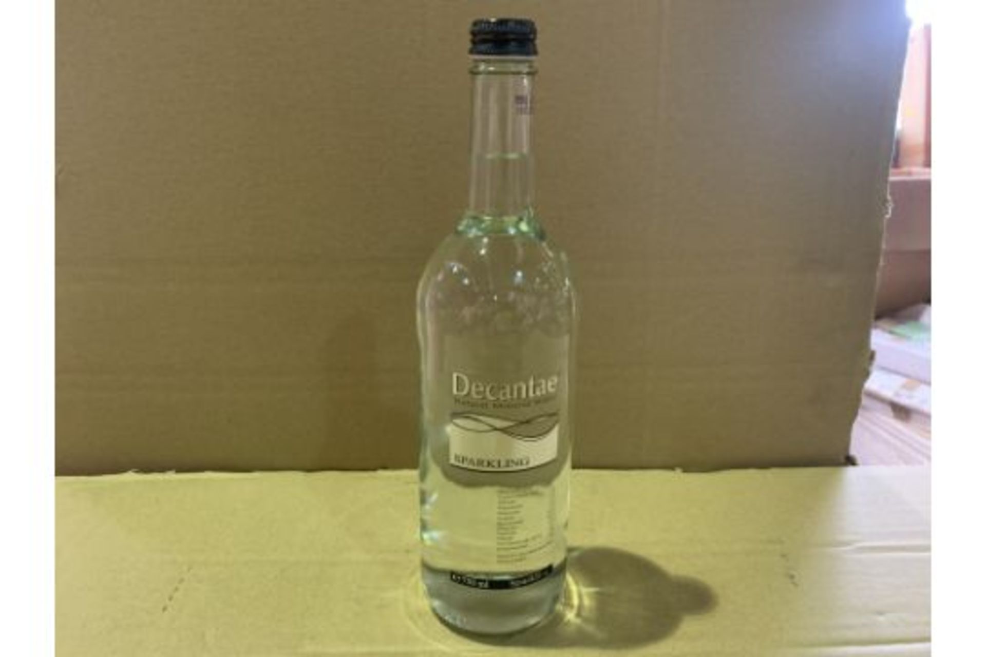 22 X BRAND NEW PACKS OF 12 DECANTAE 750ML GLASS SPARKLING NATURAL MINERAL WATER RRP £10 PER PACK