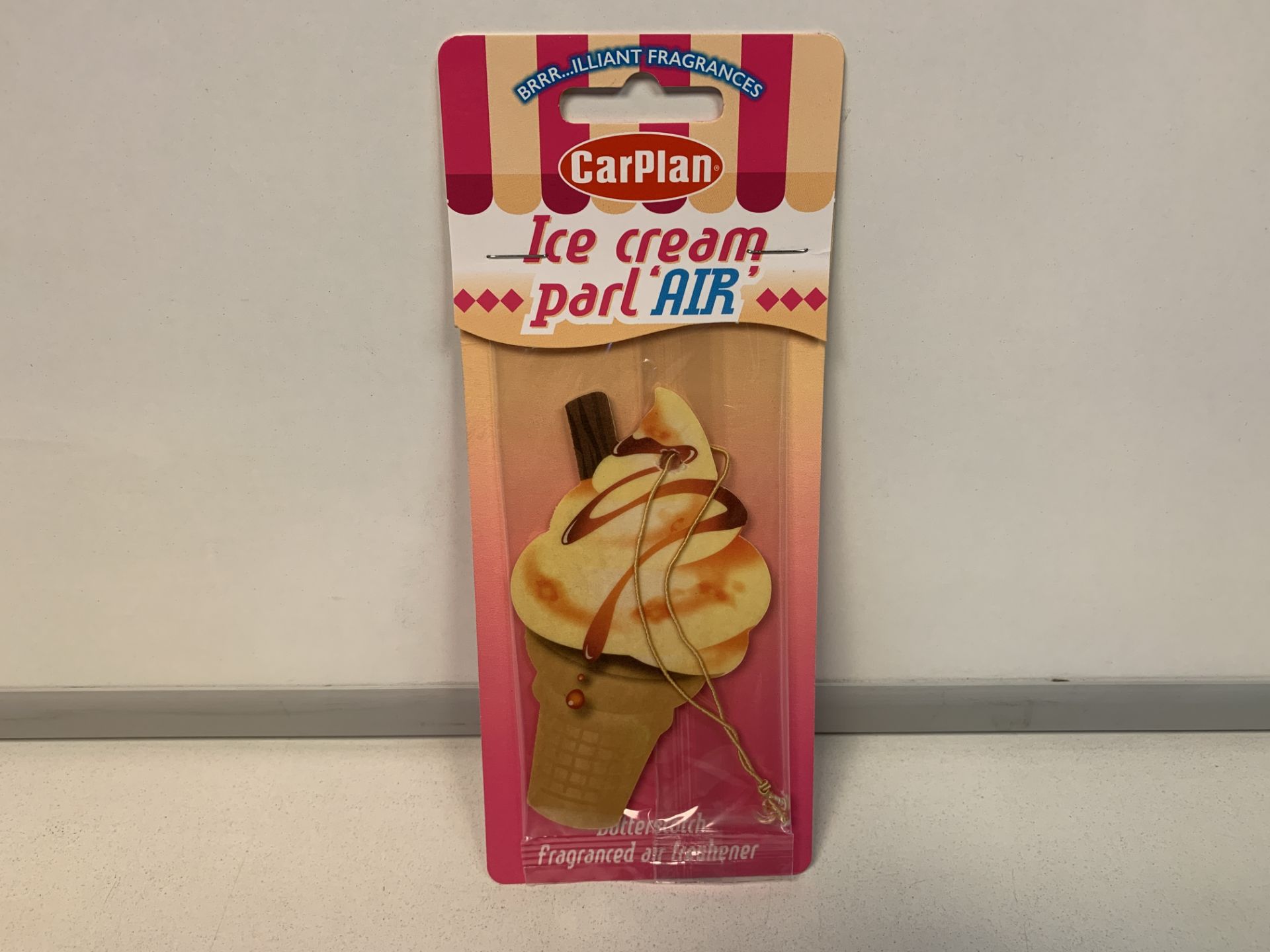 72 X NEW PCAR PLAN ICE CREAM PARL 'AIR' BUTTERSCOTCH FRAGRANCED AIR FRESHENERS. (ROW18)