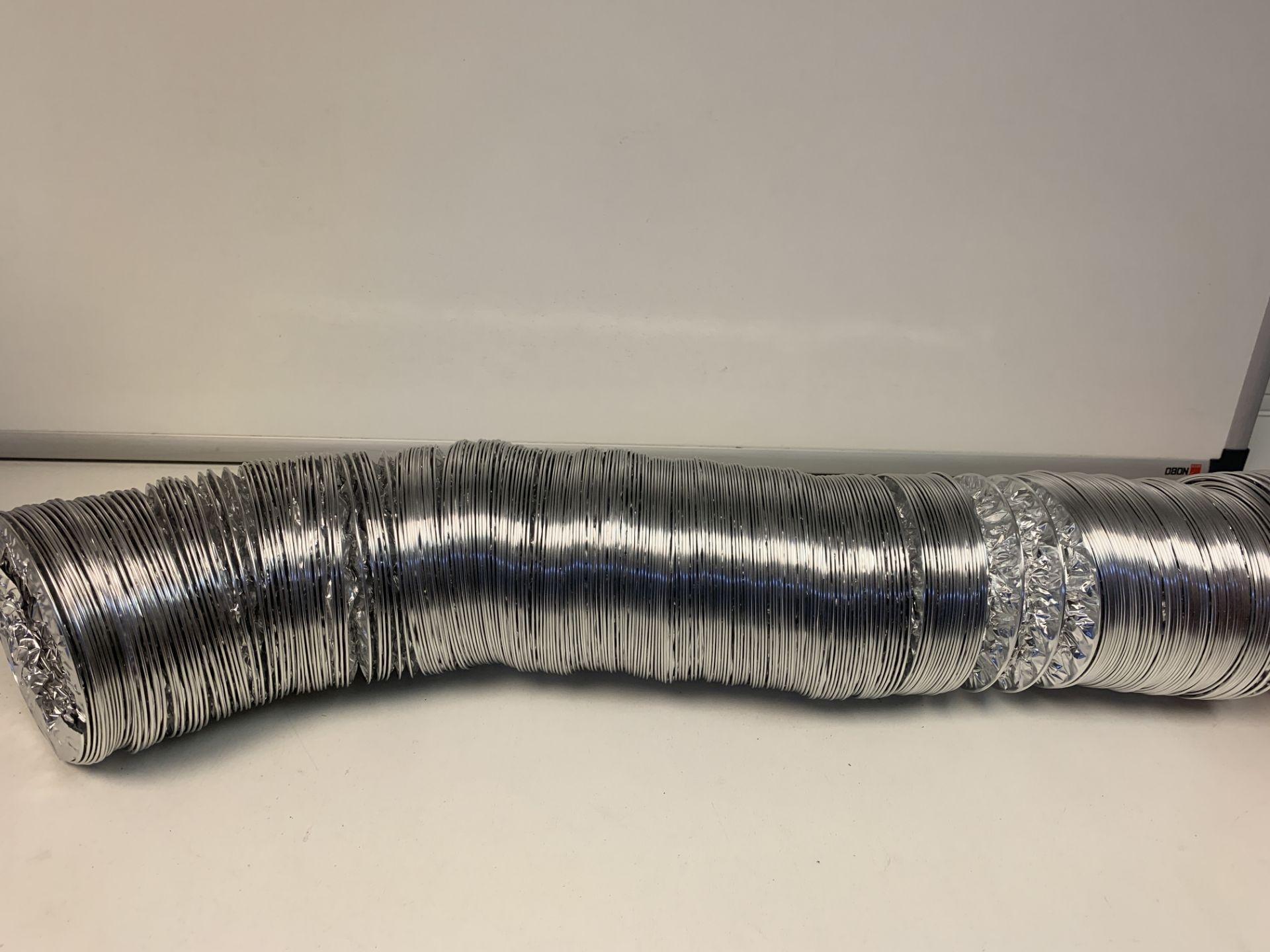 30 X BRAND NEW ALUMINIUM LAMINATED 100MM FLEXIBLE DUCTING R9