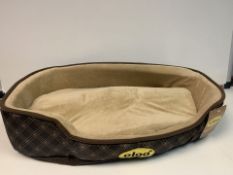 2 X NEW PACKAGED CLEO OXFORD LUXURY PET BEDS - MEDIUM - SAGE & GOLD (S1)