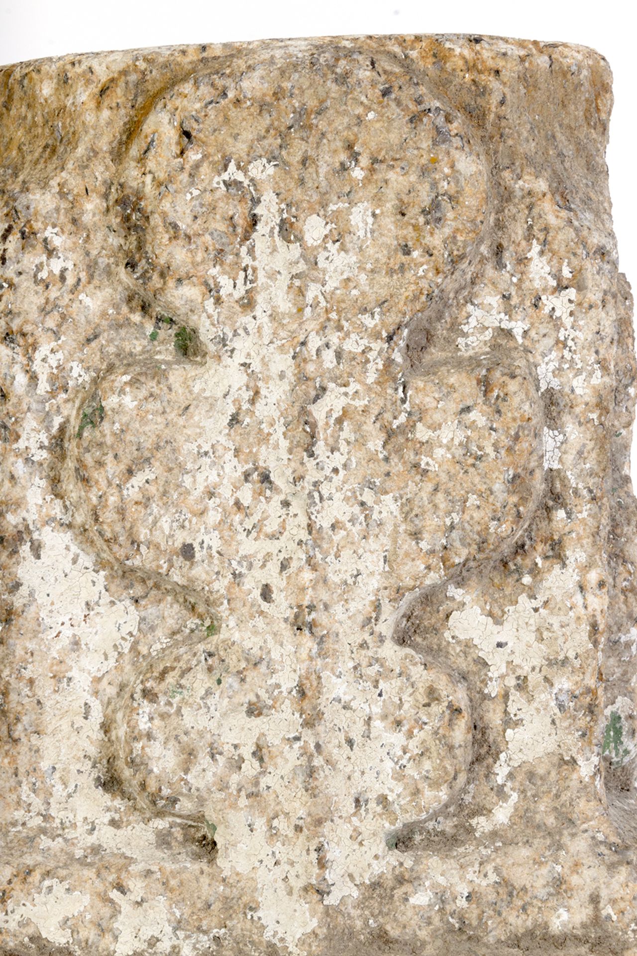 Capitel renacentista en granito tallado con motivos foliáceos. Toledo, siglo XVI. - Bild 3 aus 3