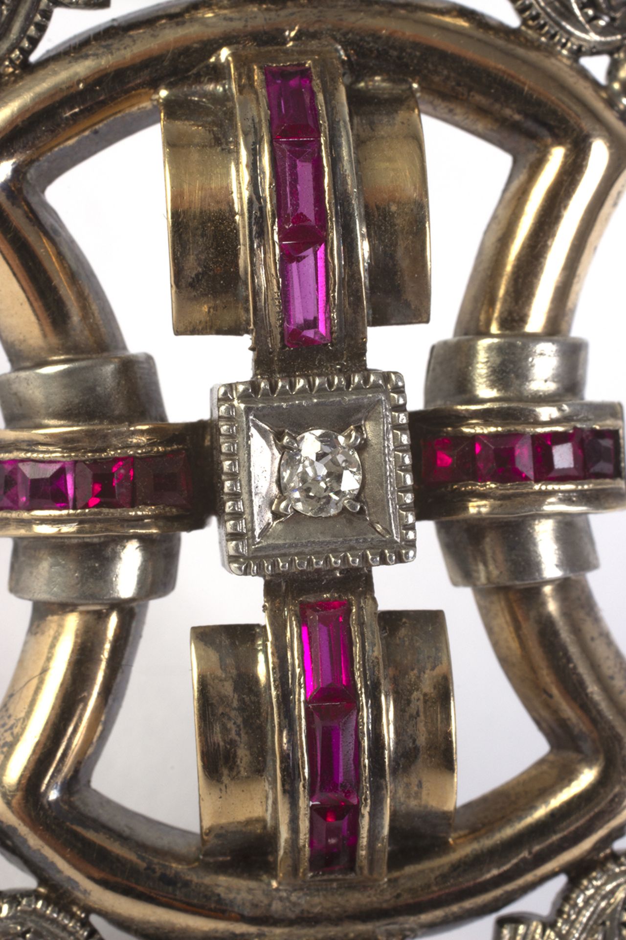 Broche estilo isabelino en oro y vistas en plata con diamante talla brillante antigua y rosa y símil - Image 3 of 5
