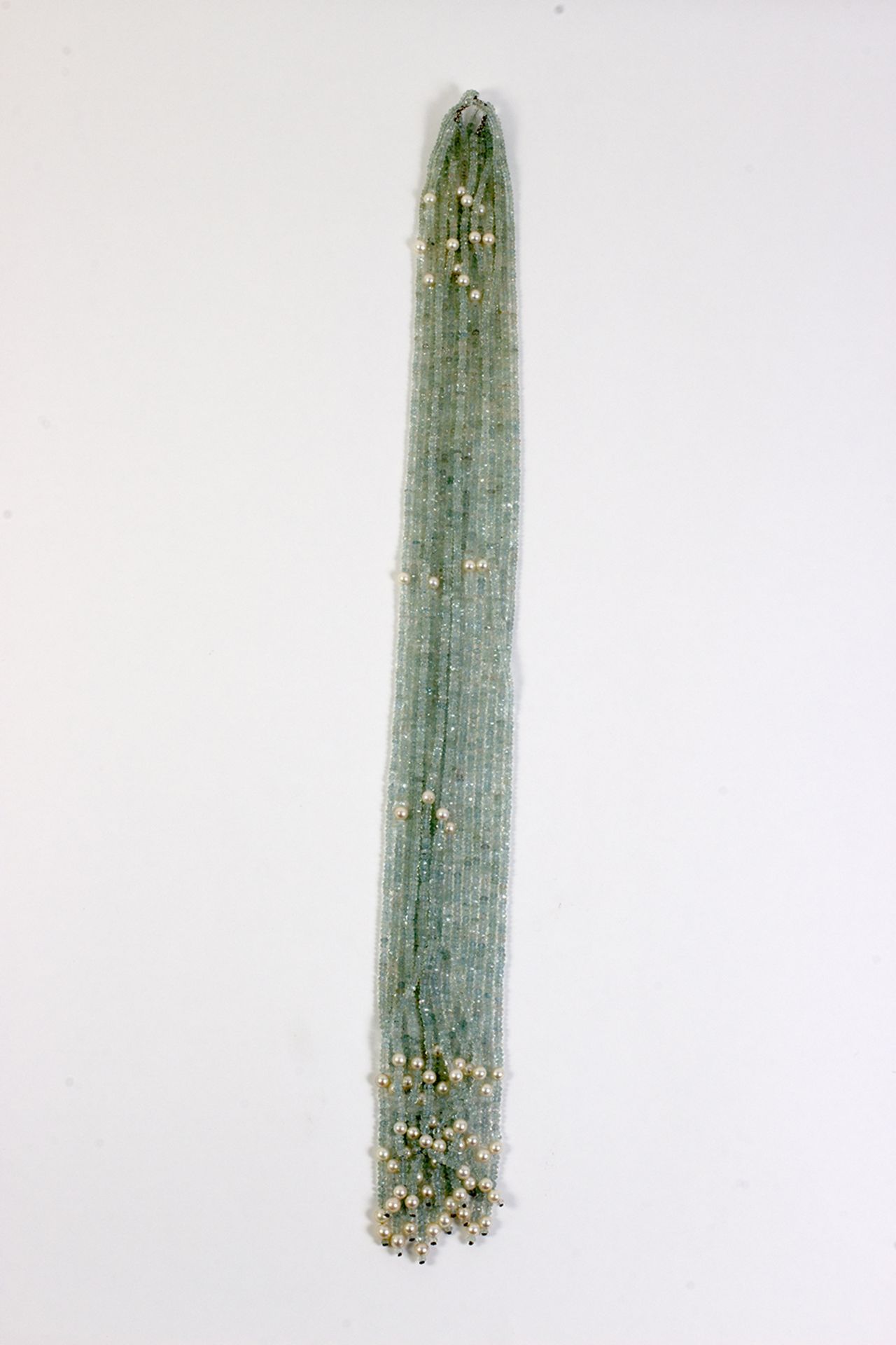 Collar de 8 hilos de cuentas facetadas de aguamarina y perlas cultivadas. - Image 2 of 3