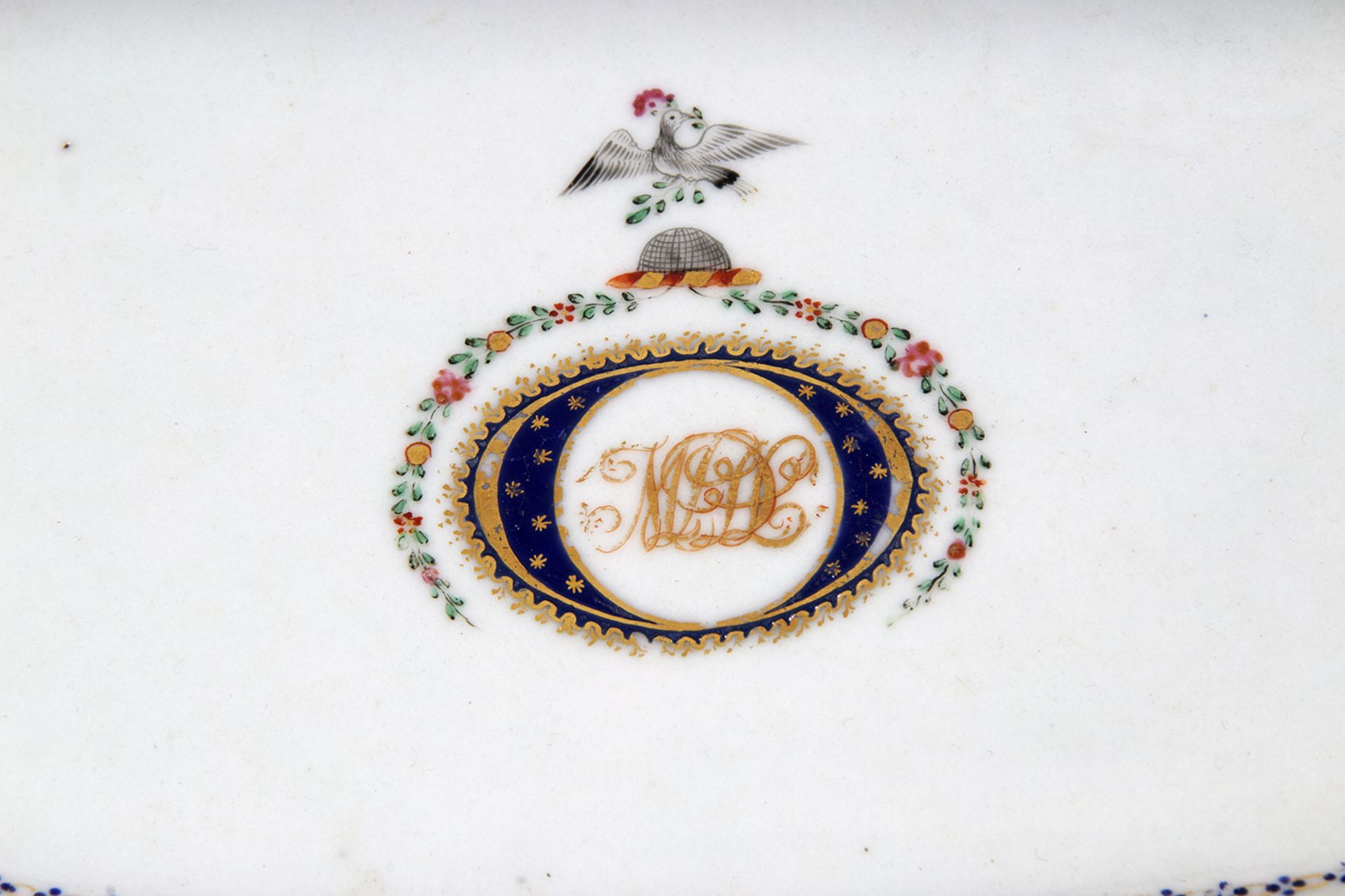 Fuente y cuenco en porcelana china Familia Rosa de Compañía de Indias. Dinastía Qing. - Bild 2 aus 4
