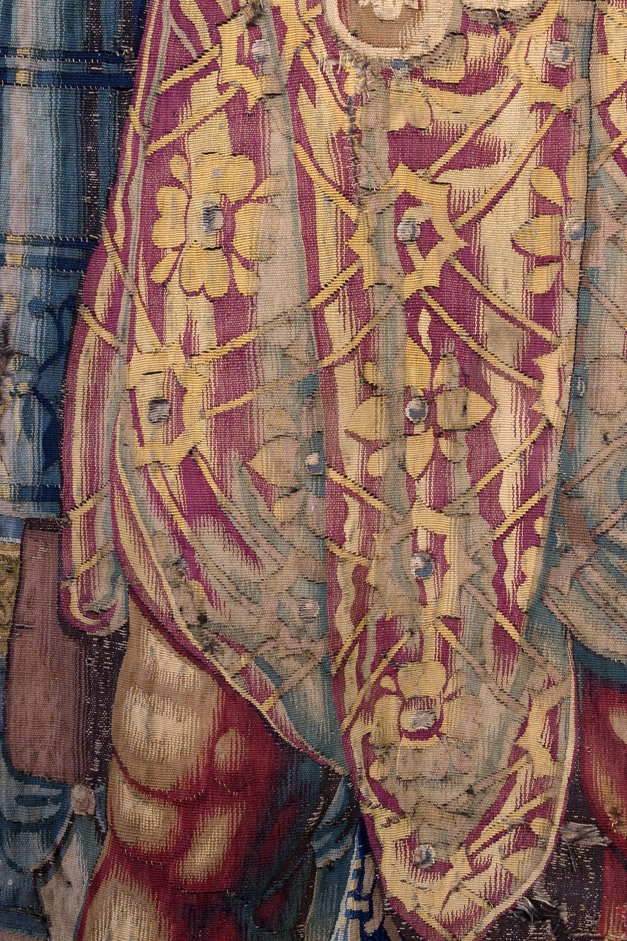 Tapiz flamenco en lana representando a Julio César recibiendo los tributos, siglo XVII. - Image 4 of 4