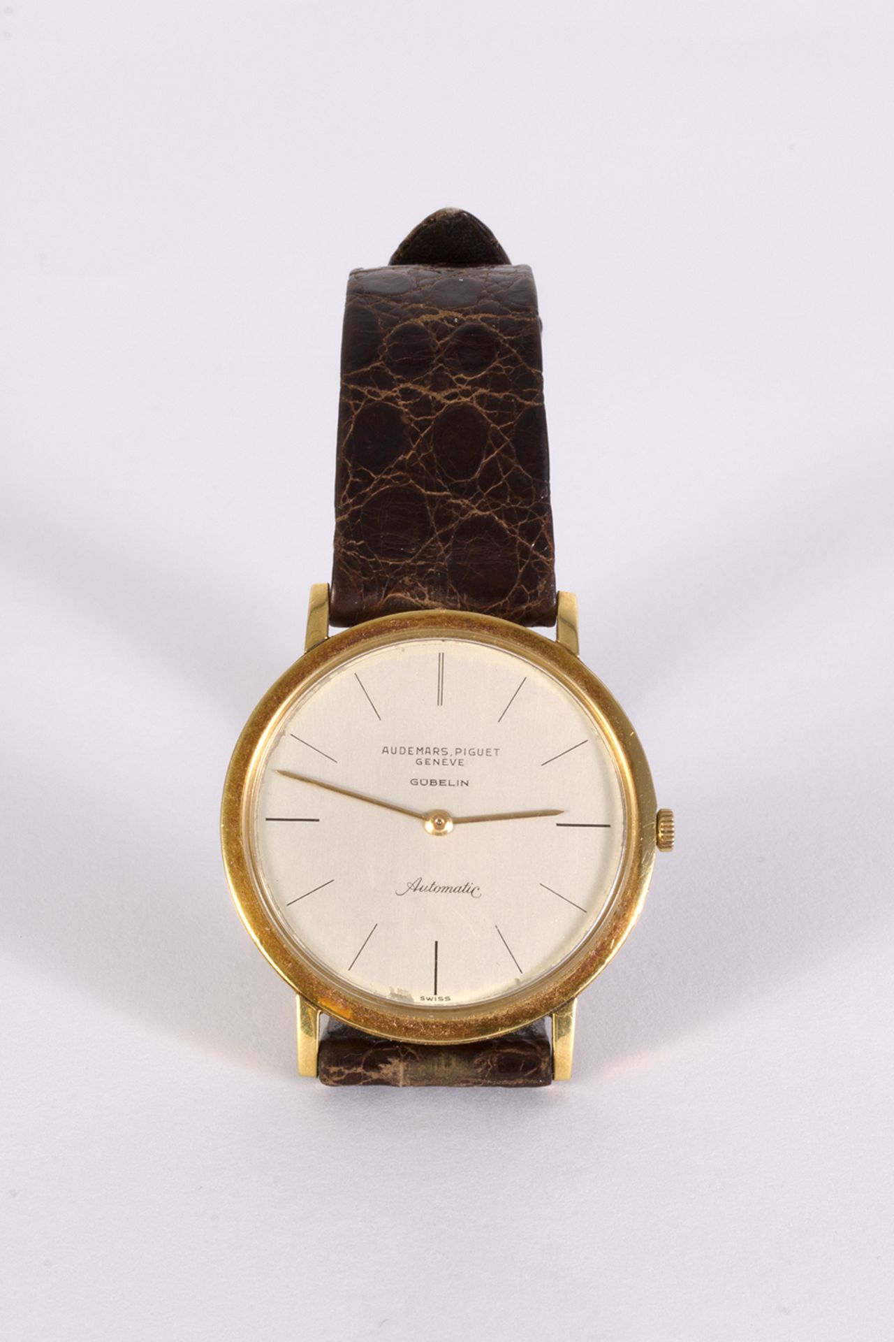 Reloj de pulsera Audemars Piguet, modelo Gübelin, en oro y correa de piel.