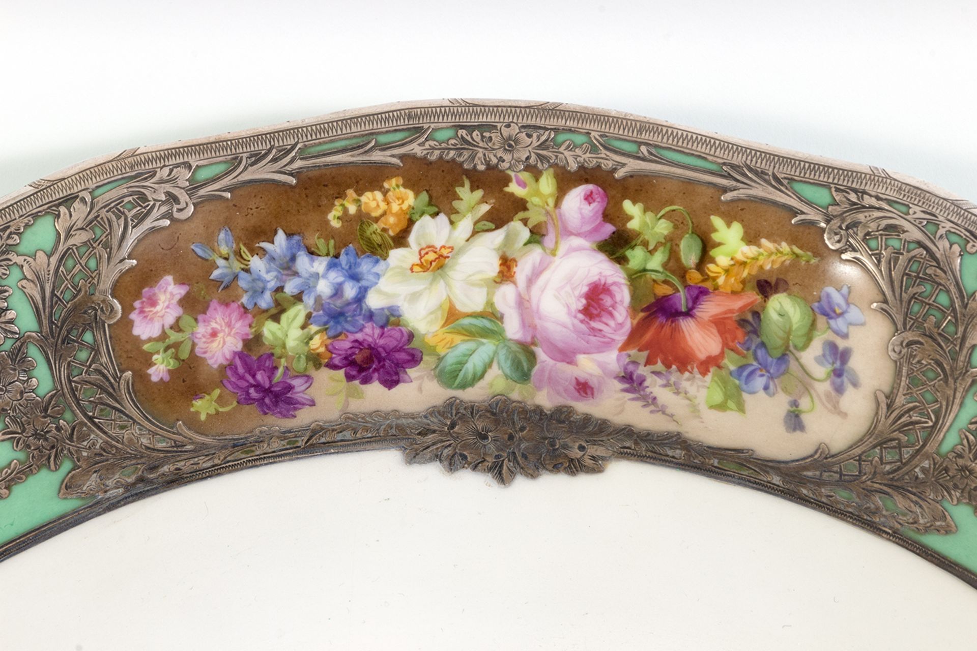 Conjunto de aguamanil, jofaina y cuenco en porcelana francesa estilo Sèvres con decoración floral y - Bild 5 aus 11