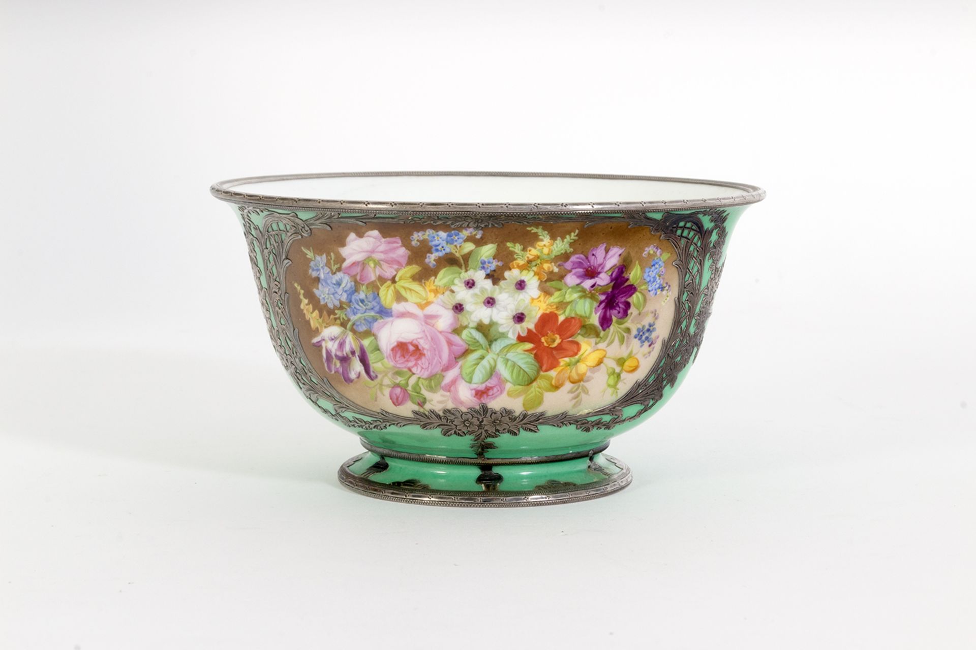 Conjunto de aguamanil, jofaina y cuenco en porcelana francesa estilo Sèvres con decoración floral y - Image 11 of 11