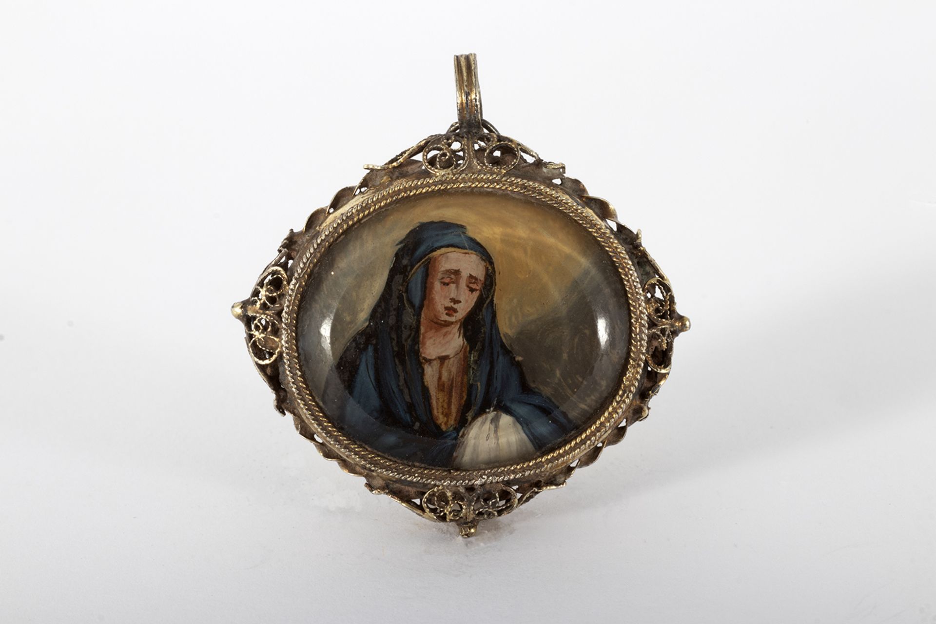 Reliquary with a filigree silver frame.