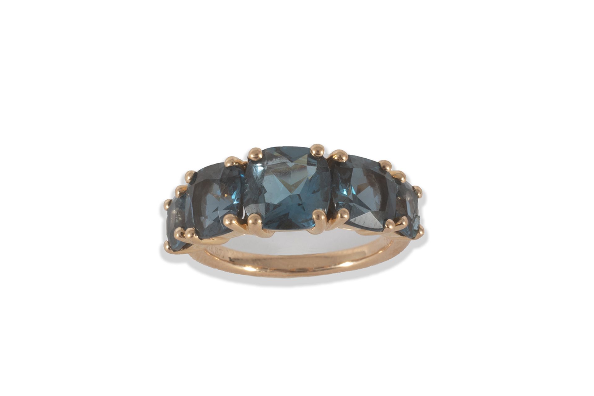 Gold ring with Swis Blue topaz from the Suárez firm.