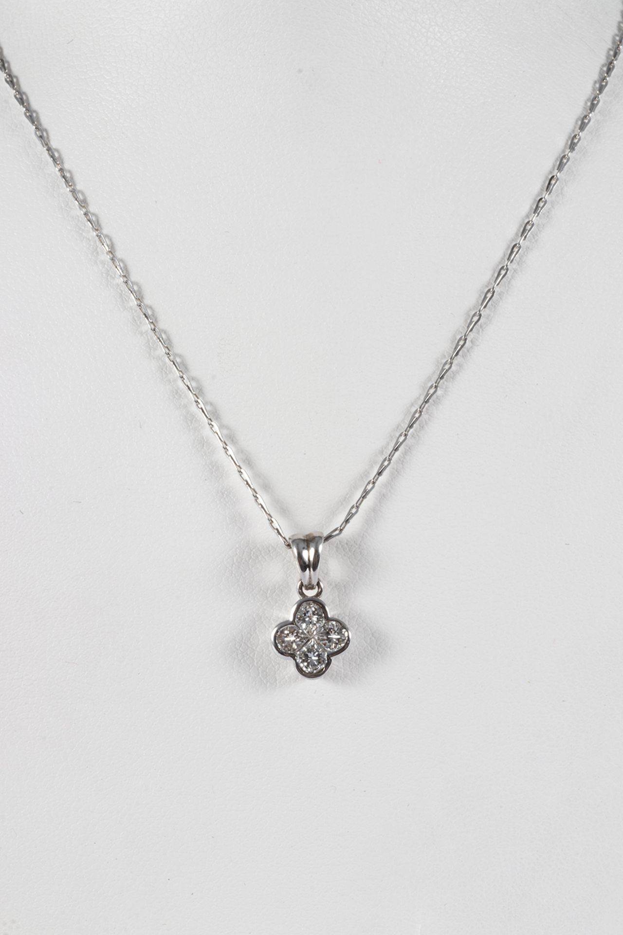 Pendant with chain in white gold and goatee-cut diamonds. - Image 2 of 2