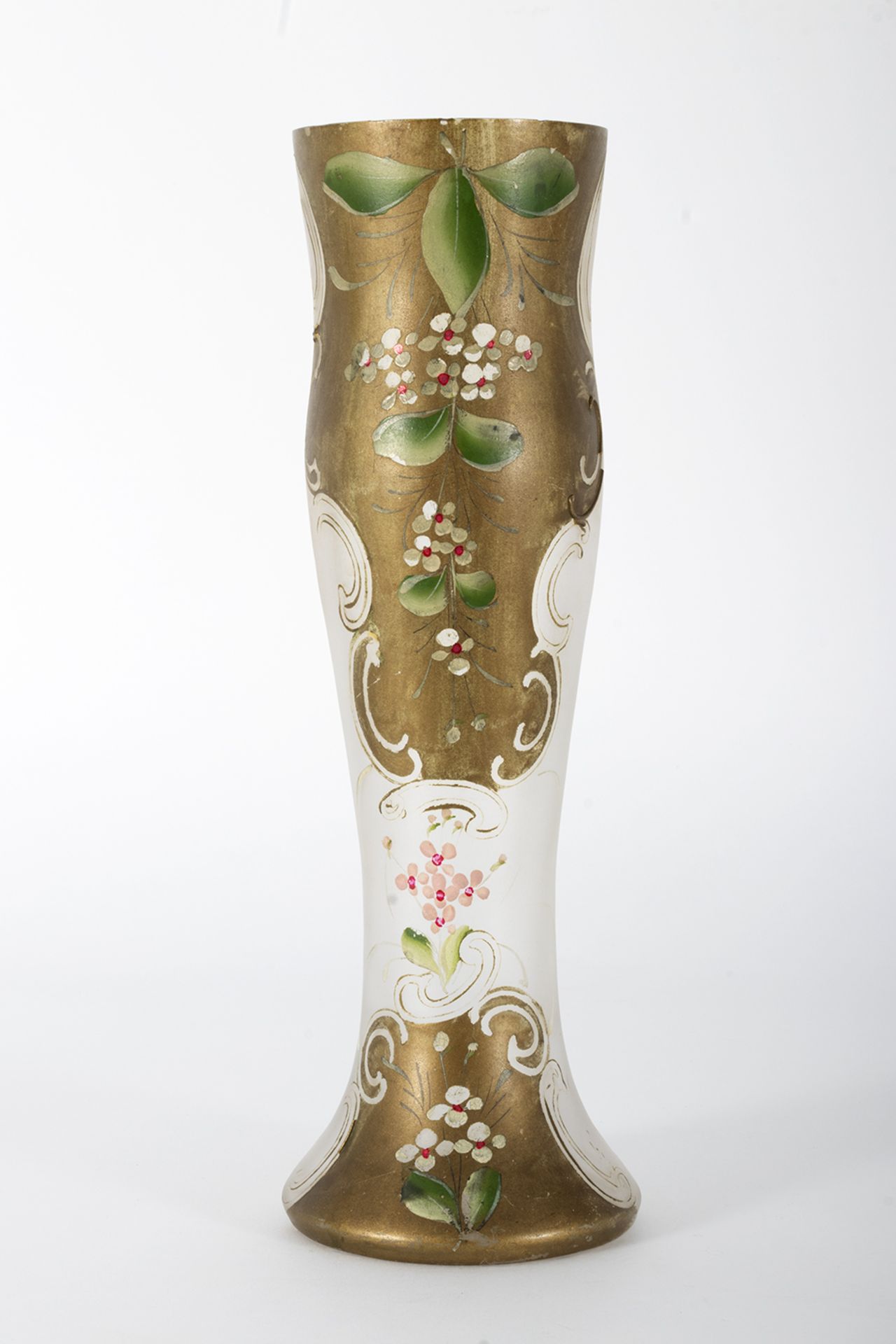 Art Nouveau vase in enamelled and gilded glass with floral decoration.