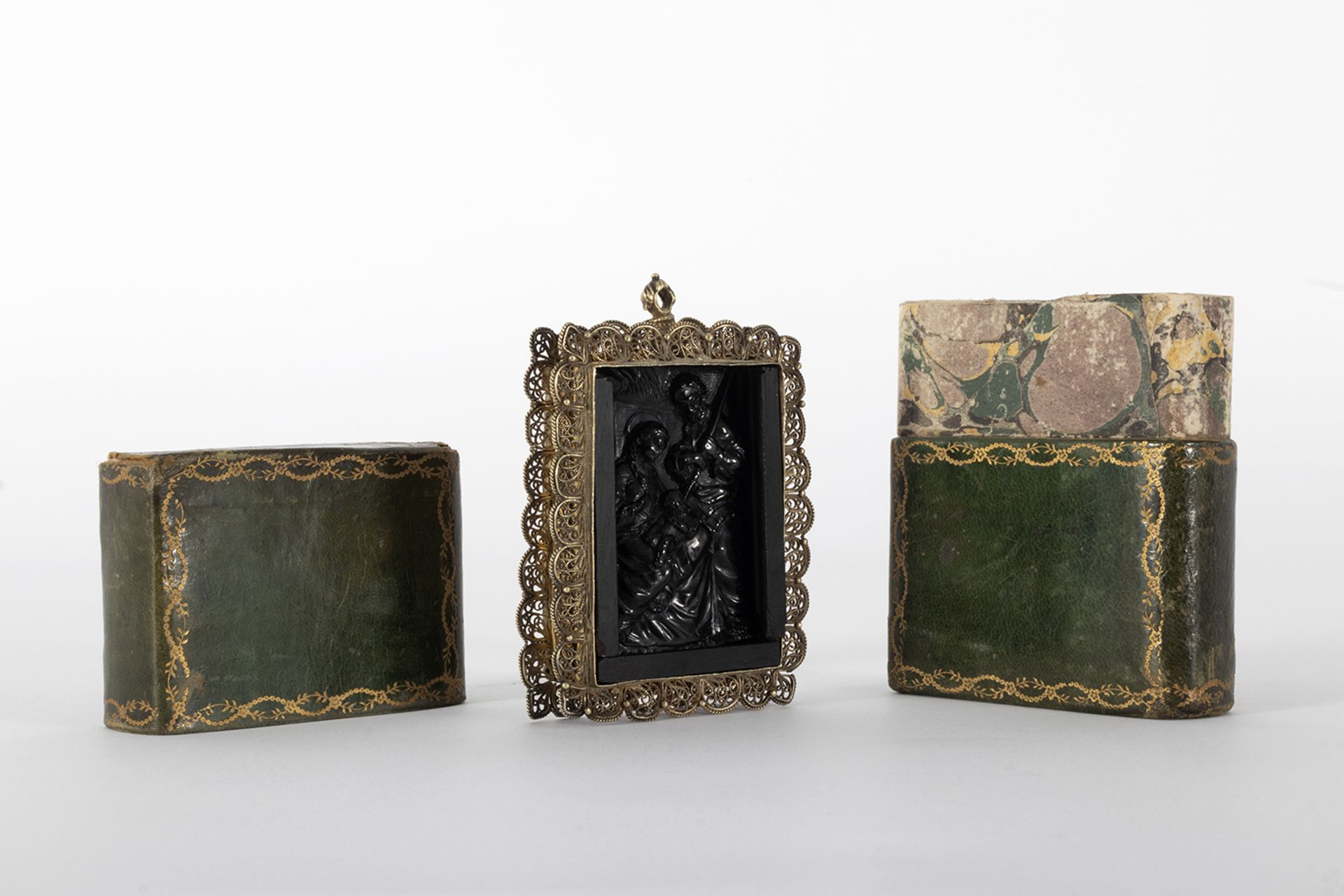 Reliquary with a filigree silver frame.