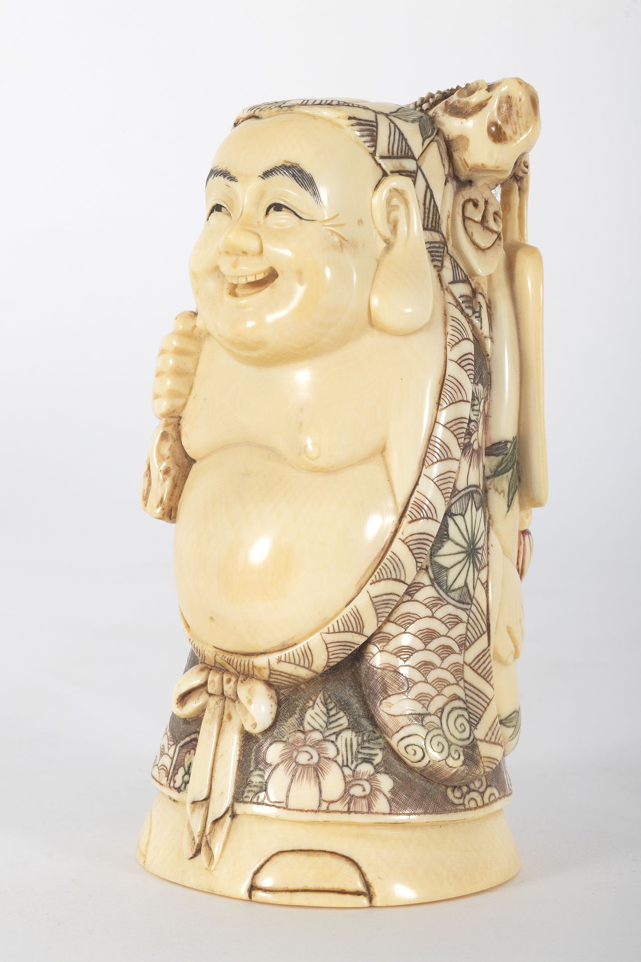 Japanese school, circa 1930. Hotei. One of the Seven Gods of Fortune.  - Bild 3 aus 5