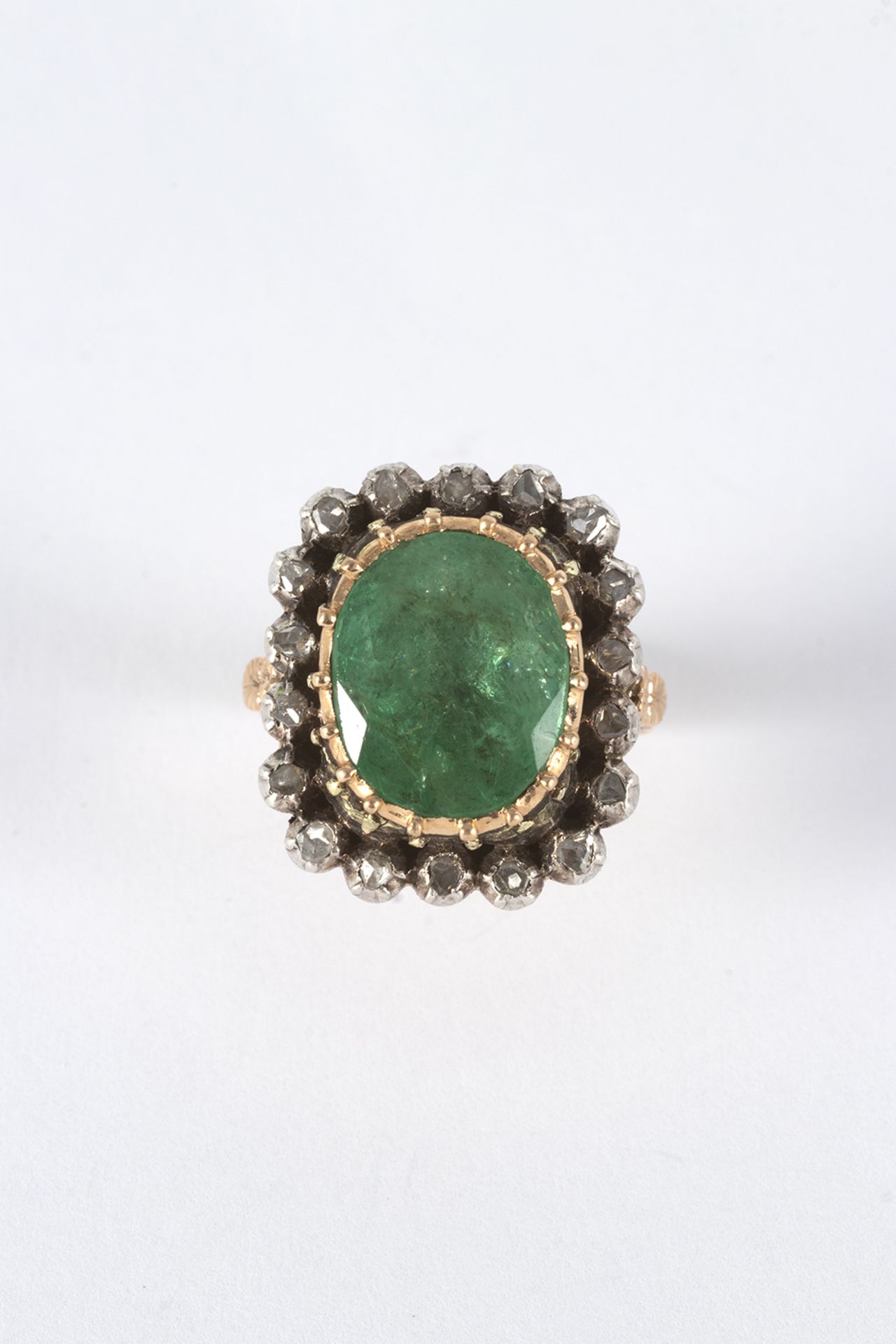 Rosette ring, Elizabethan style in gold and views in silver with emeralds, oval cut and Diamonds, ro - Bild 2 aus 5