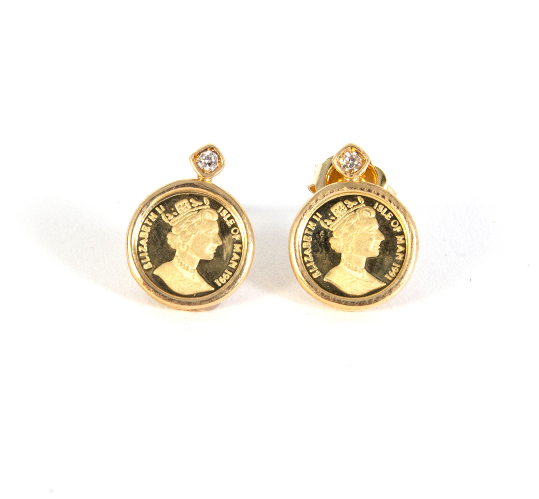 Gold earrings with reproduction of two-peso coins and diamonds, brilliant cut.