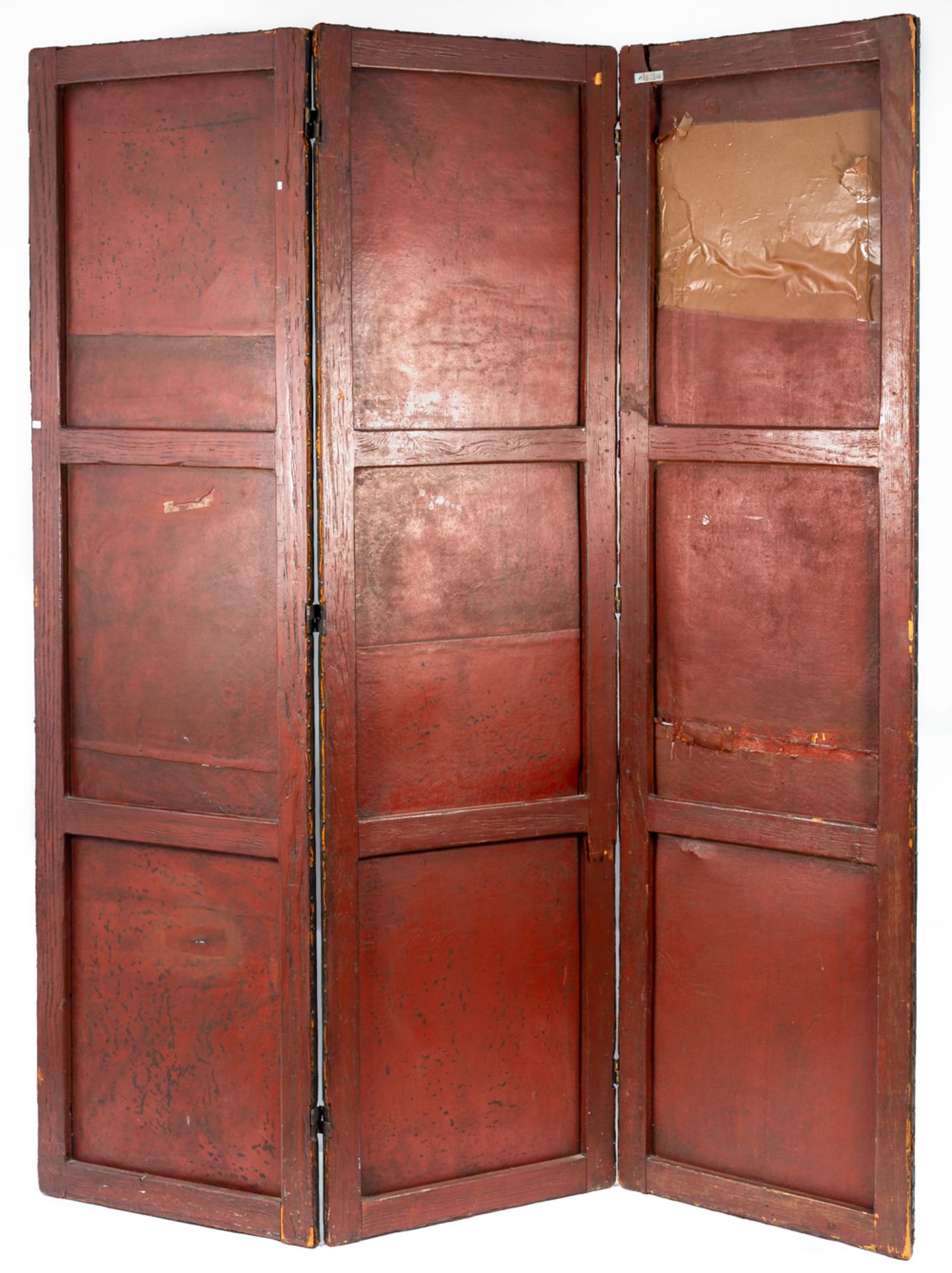 Colonial screen with three leaves in wood and leather painted with floral decoration and birds. - Bild 8 aus 8