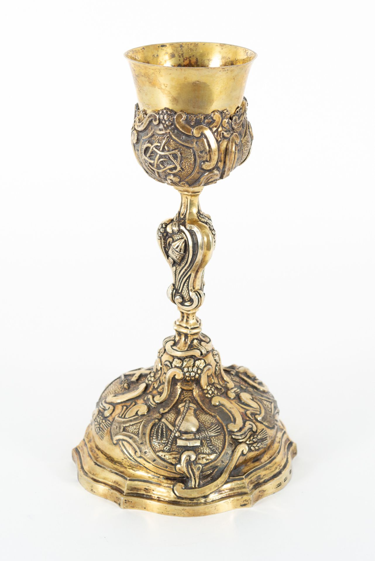 Chalice in gilt silver chiselled and embossed with decoration of symbols of the Passion, 19th centur - Bild 3 aus 5