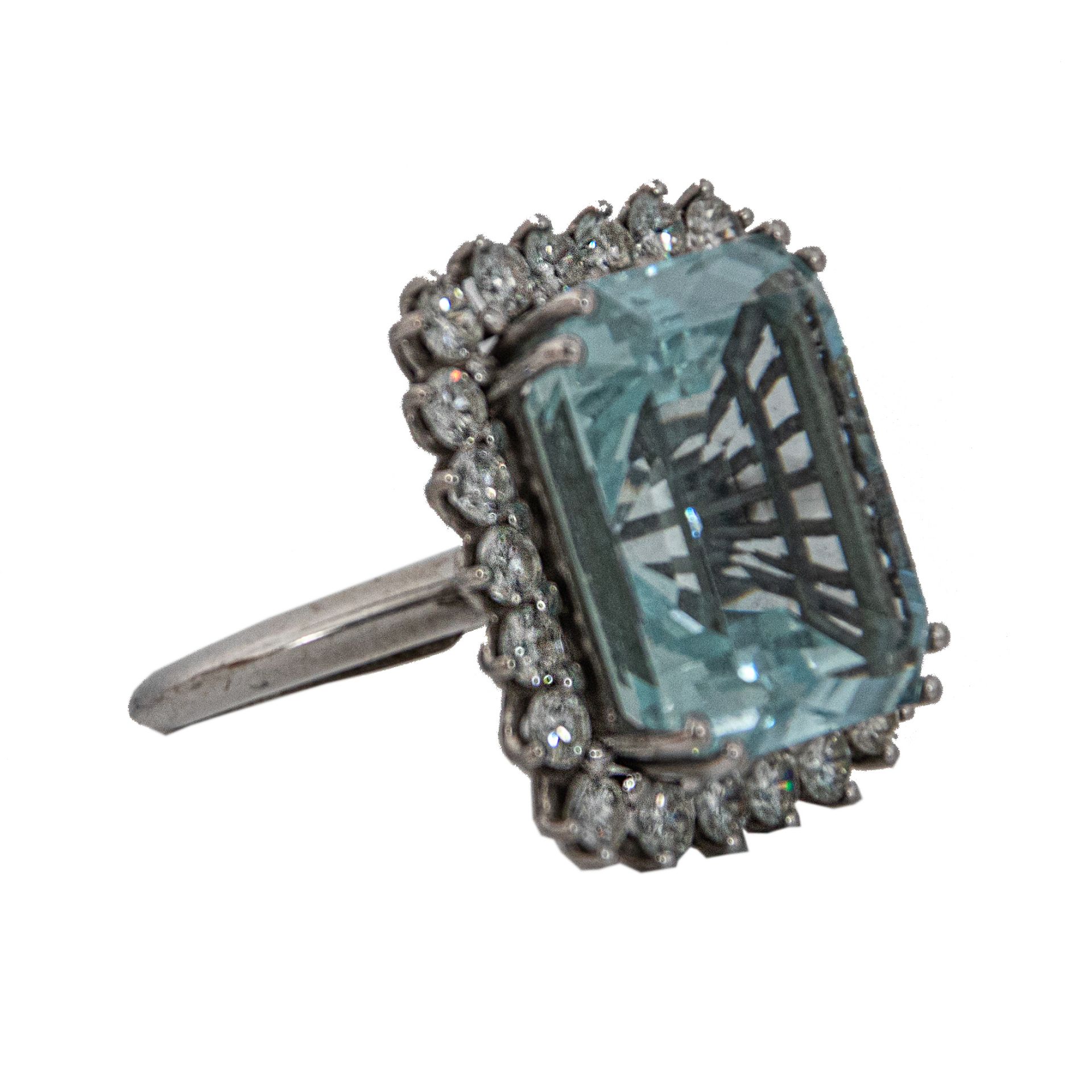 Gold, aquamarine and diamonds ring. - Image 2 of 2