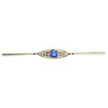 Art Deco gold, platinum and diamonds needle brooch, c.1930.