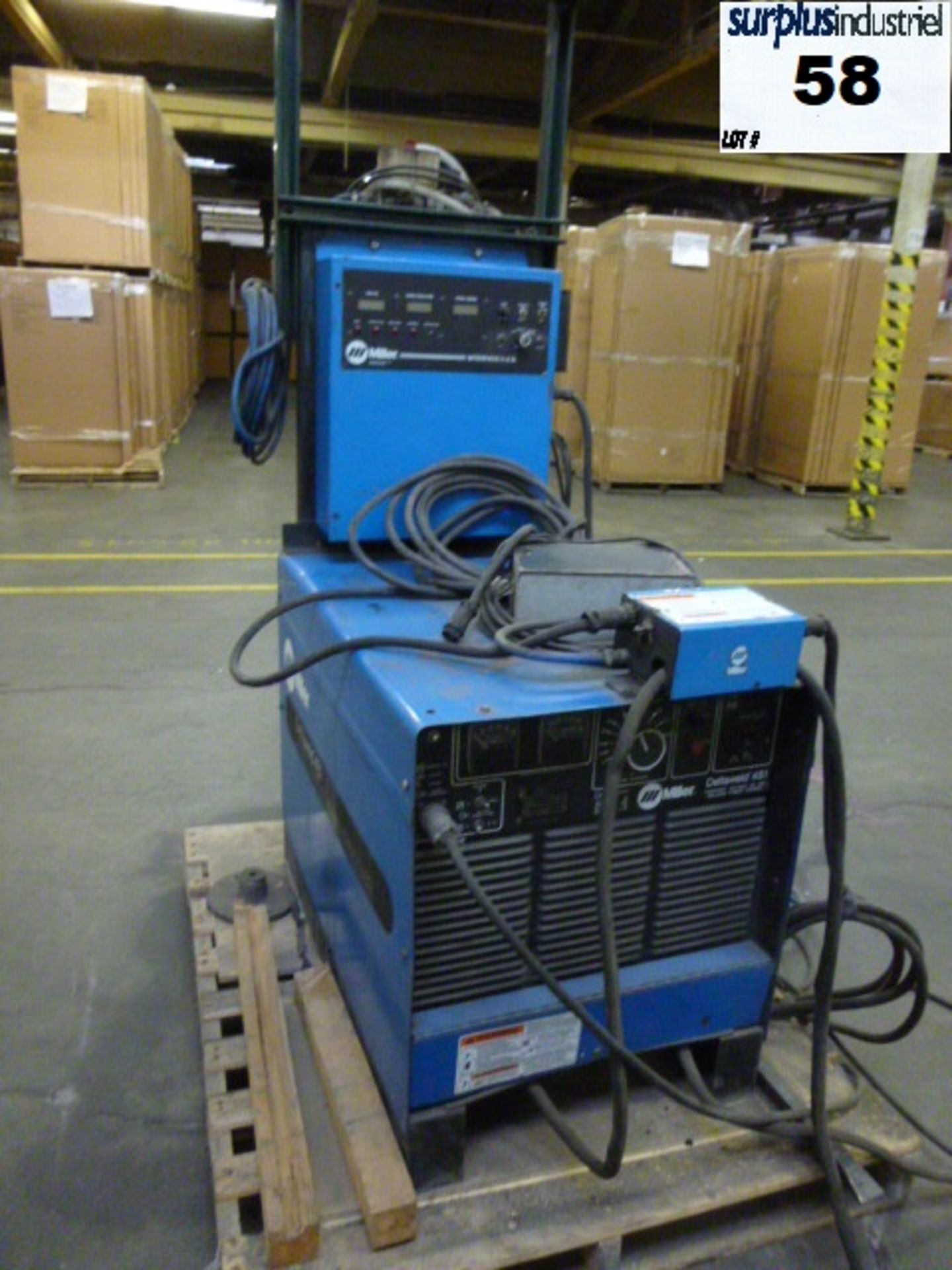 Miller Deltaweld 451  Constant Voltage DC Welding Power source  Item Location: Montreal