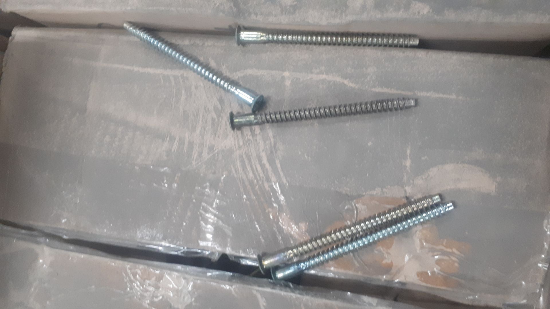FLAT HEAD CONNECTING SCREWS WITH HOLF - Image 3 of 4
