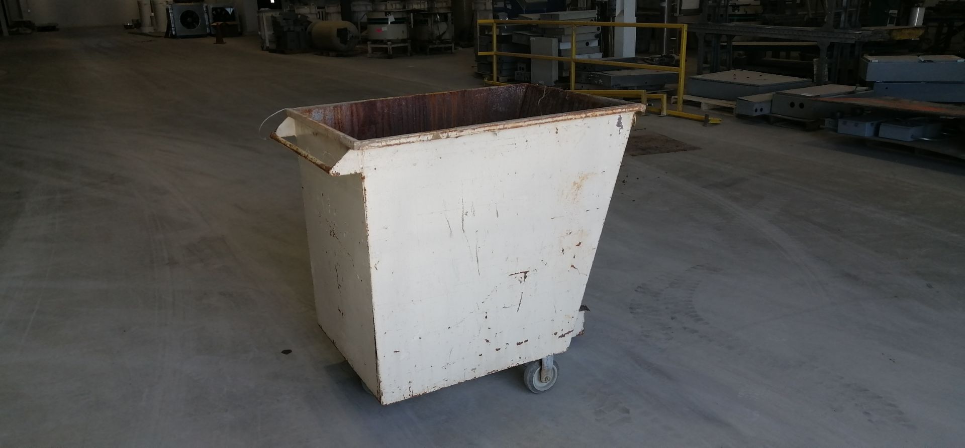 15 steel bin on wheel - Image 2 of 12