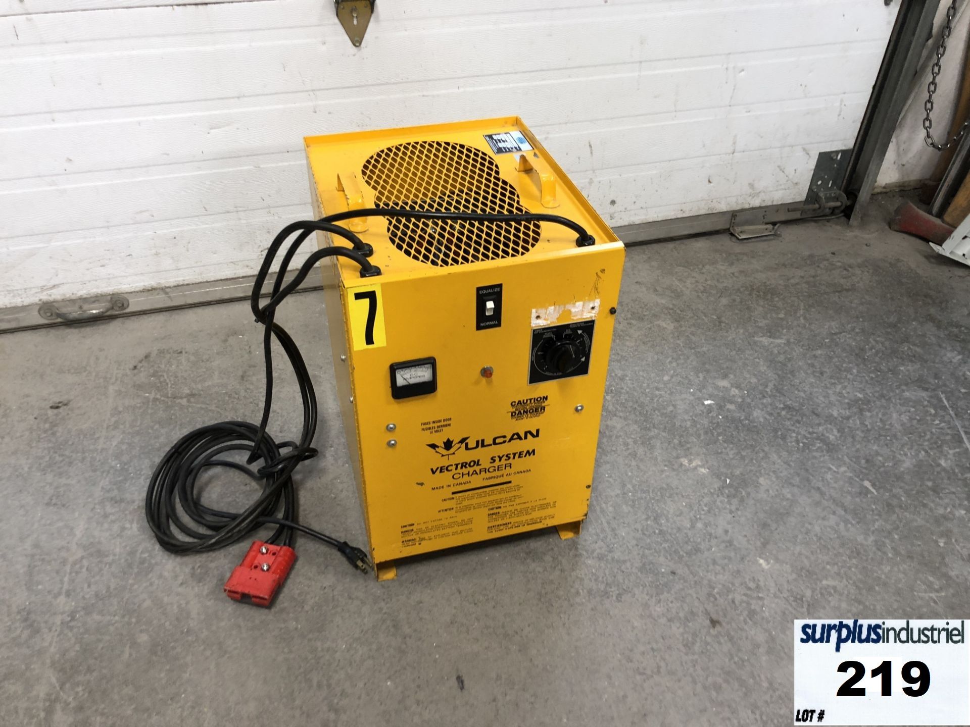 Vulcan  ForkLift Battery Charger 115 Volts A.C. / 24 Volts D.C.