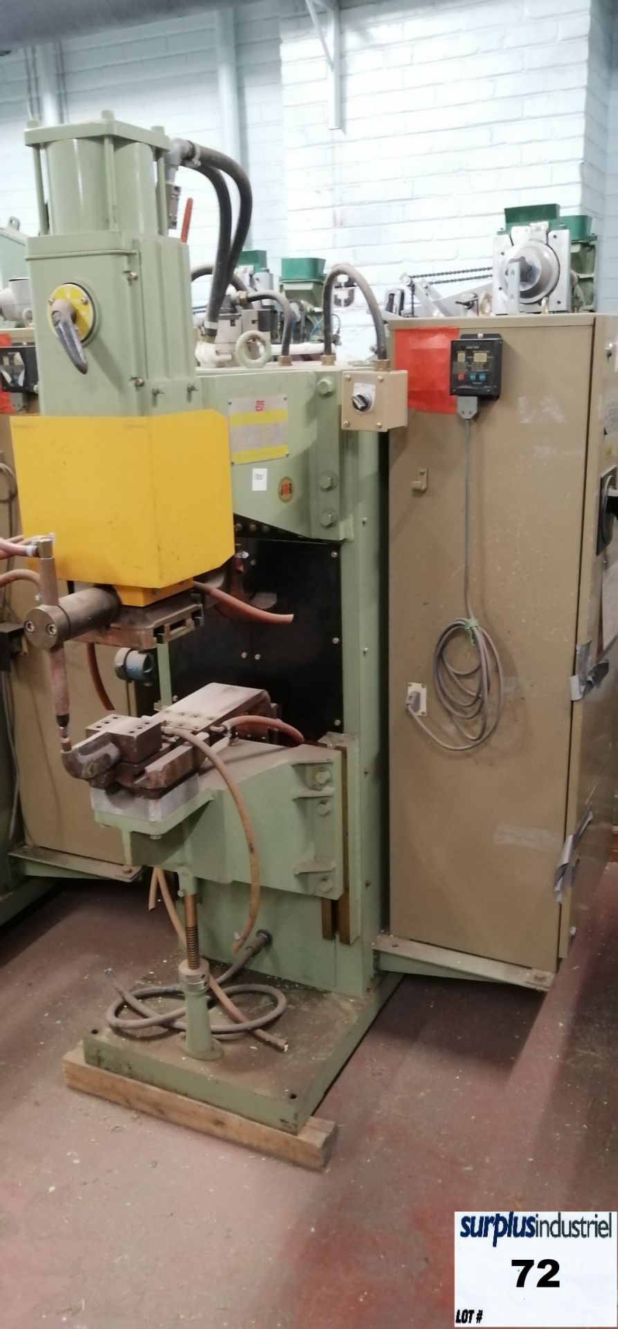 PROJECTION WELDER