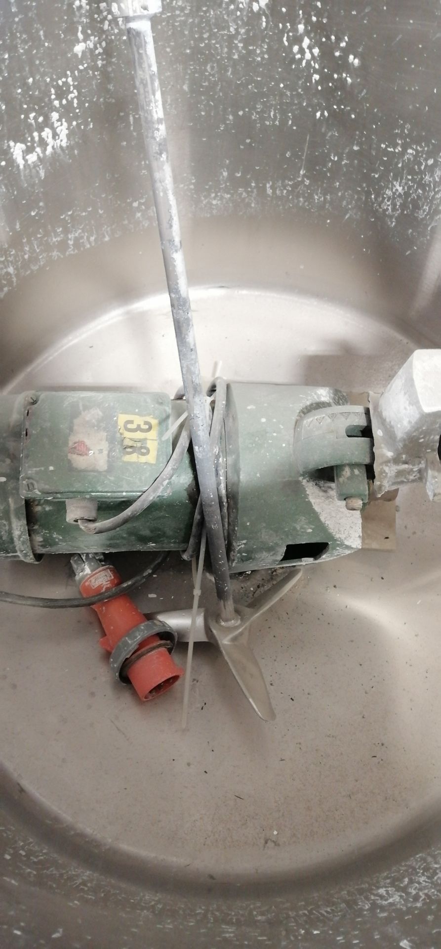 5 stainless steel tank INCLUDED 5 MIXER - Image 10 of 19