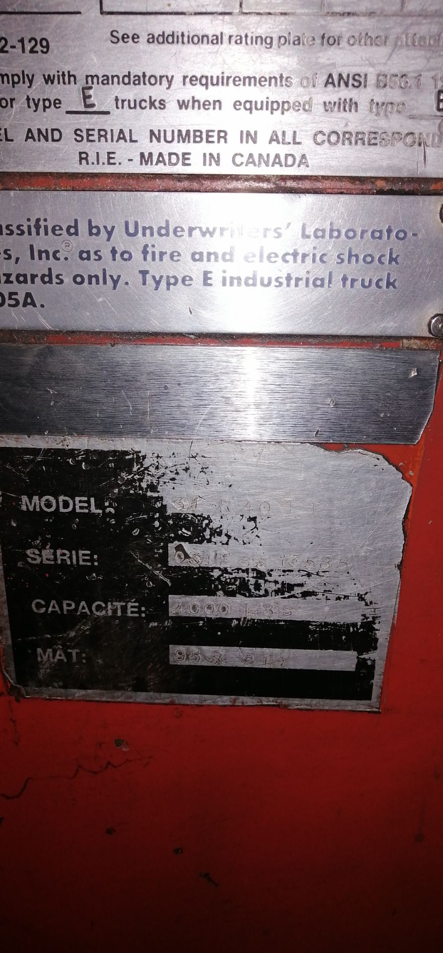 Raymond Model 31- Single Reach Truck *unknow condition *no battery - Image 7 of 8