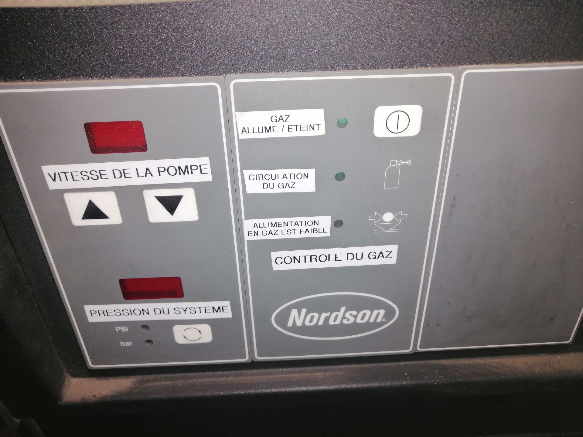 FoamMelt® Dispensing System Nordson foam melt 200 200/240 volt FoamMelt systems use a patented - Image 9 of 9