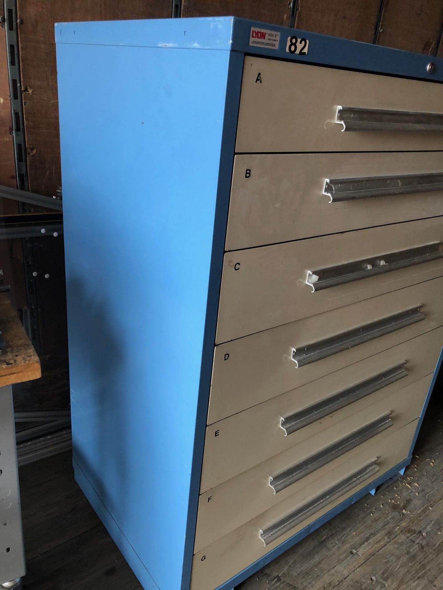 Industrial Metal Drawer Cabinet, 7 drawers, 44 wide, 18 deep, 59 high Item Location Montreal - Image 3 of 5