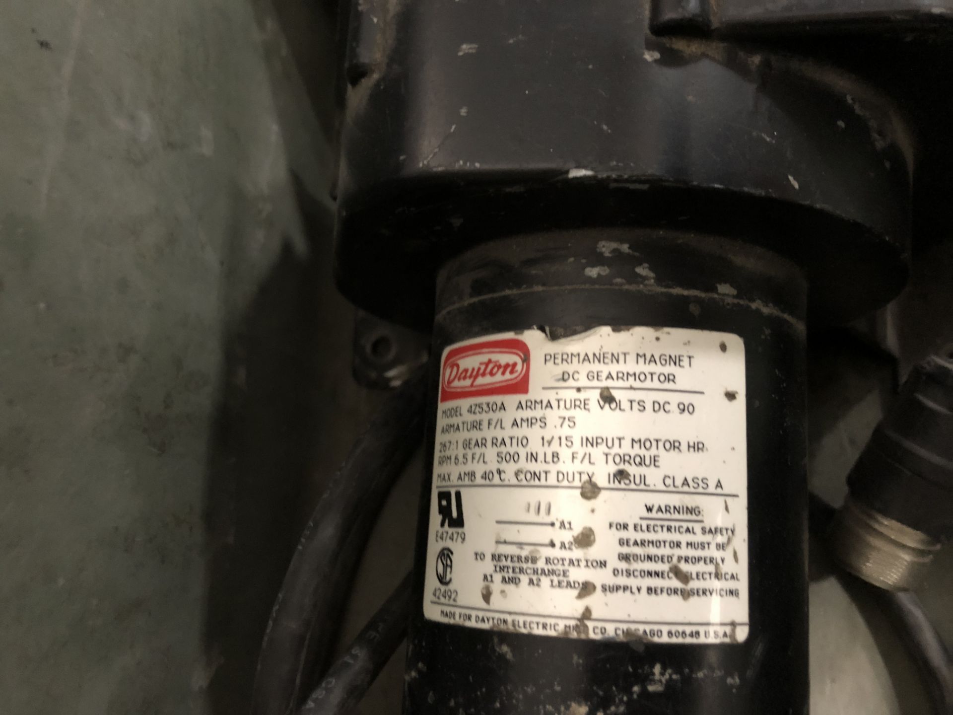 LOT MISCELLANEOUS HYDRAULIC VALVE, SERVO MOTOR,GEAR MOTOR Item location: Drummondville - Image 5 of 8