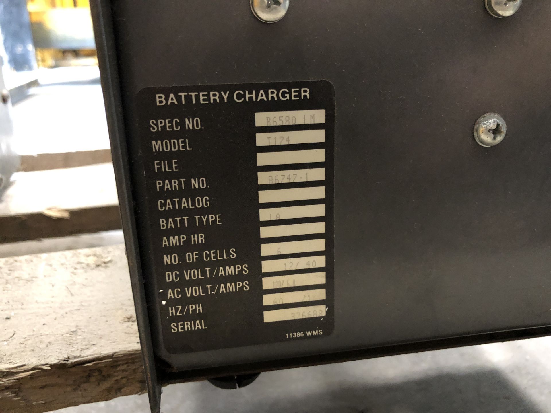 LOT OF 4 BATTERY CHARGER - Image 4 of 12