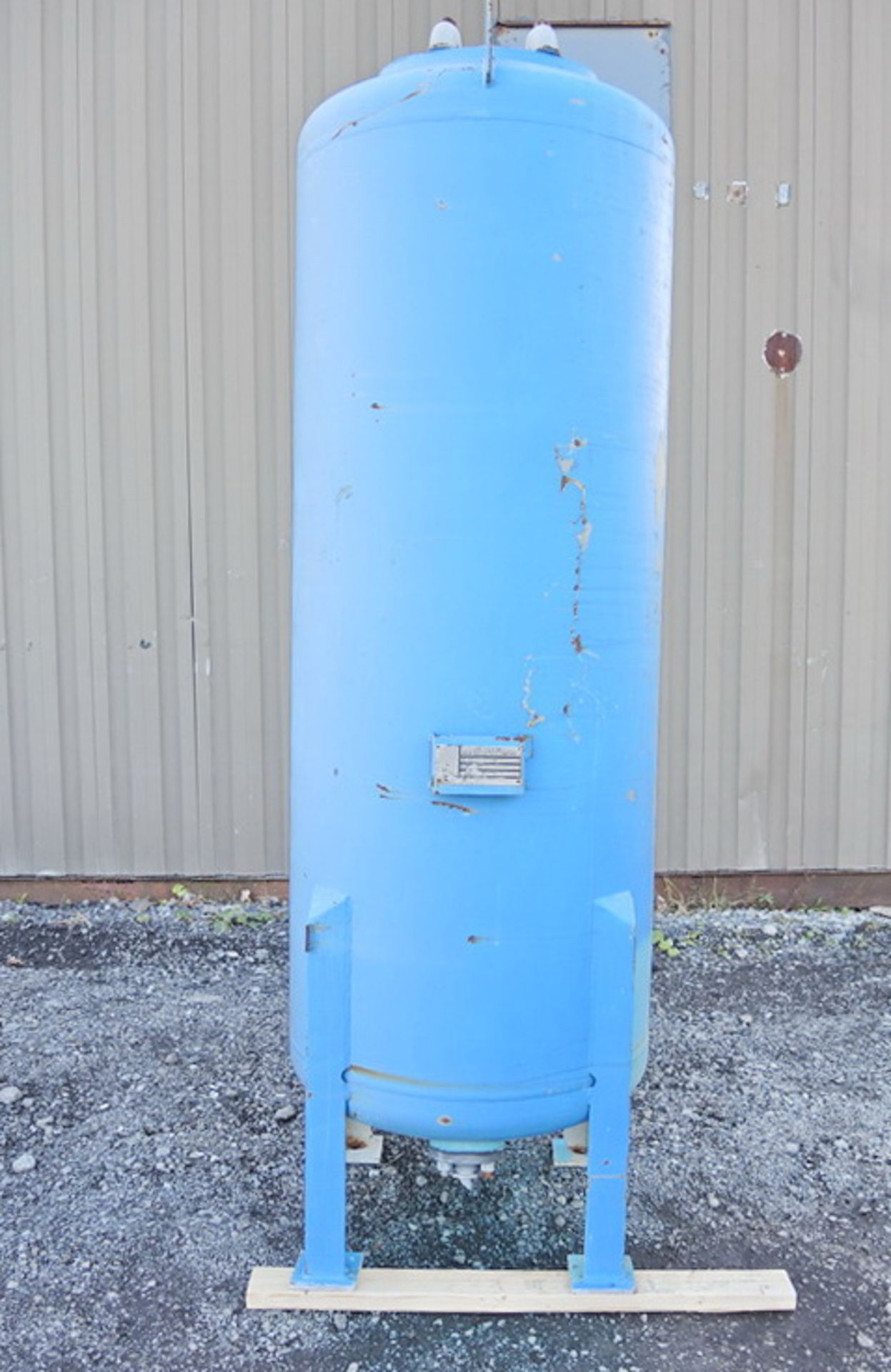 240 GALLON TANK (VESSEL), CARBON STEEL Item Location : Laval  -CAPACITY: 200 I.G. / 910 L -RATED - Image 2 of 2