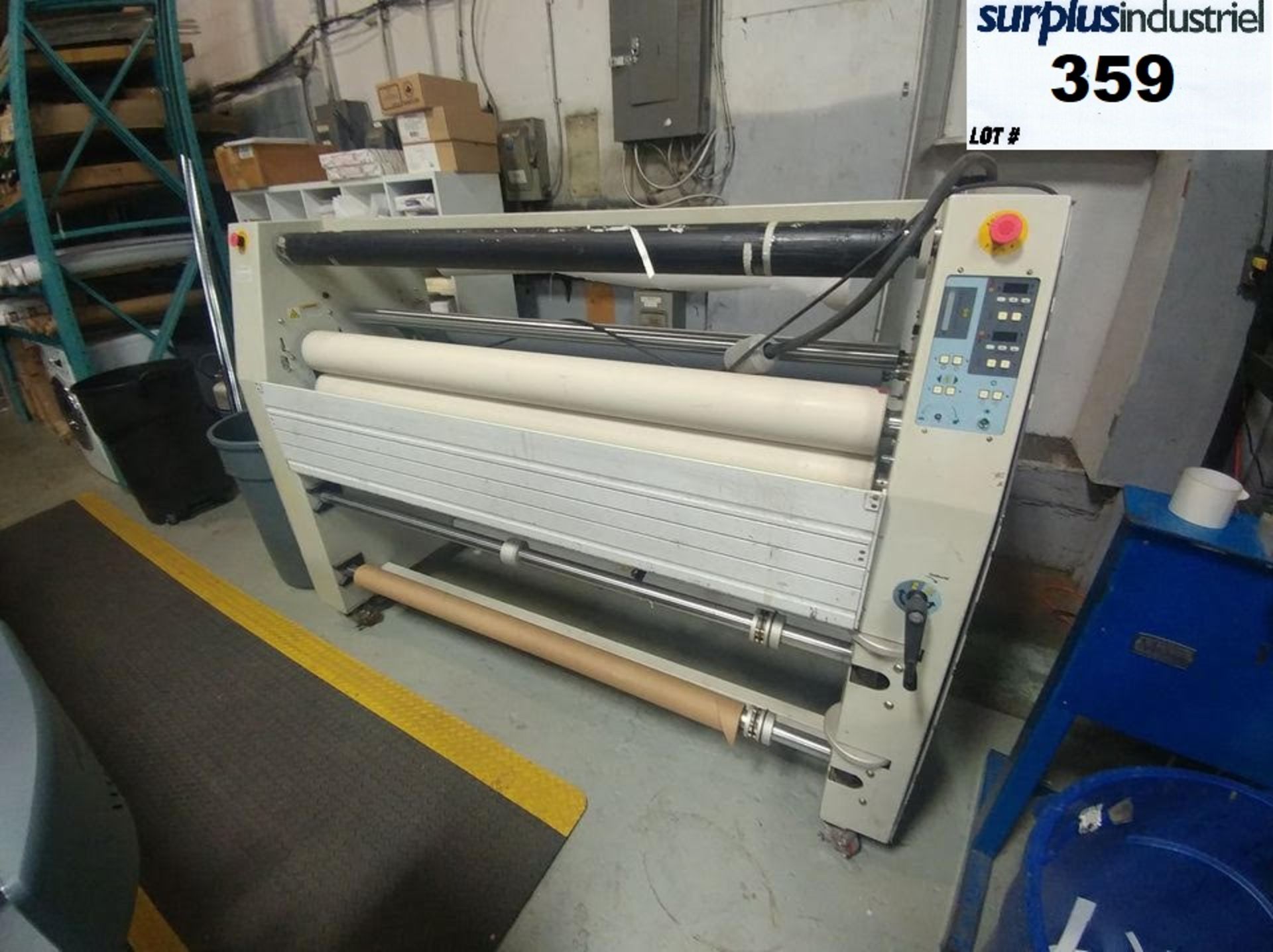 FAUCON 60+ laminator *need new heating element. Item Location : Windsor