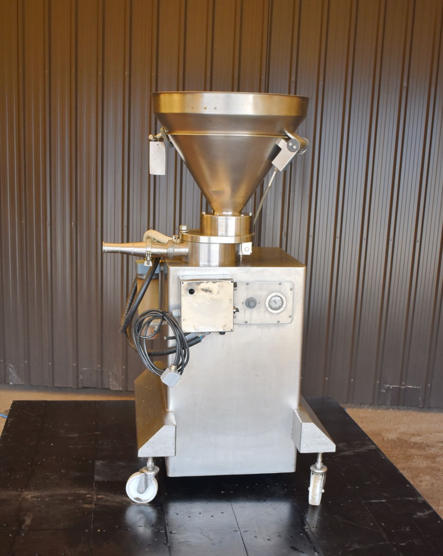 RISCO RS1040 VACUUM STUFFER Item Location : Laval  -PORTIONER: 5 TO 10,000 G -MANUFACTURER: RISCO - - Bild 2 aus 15