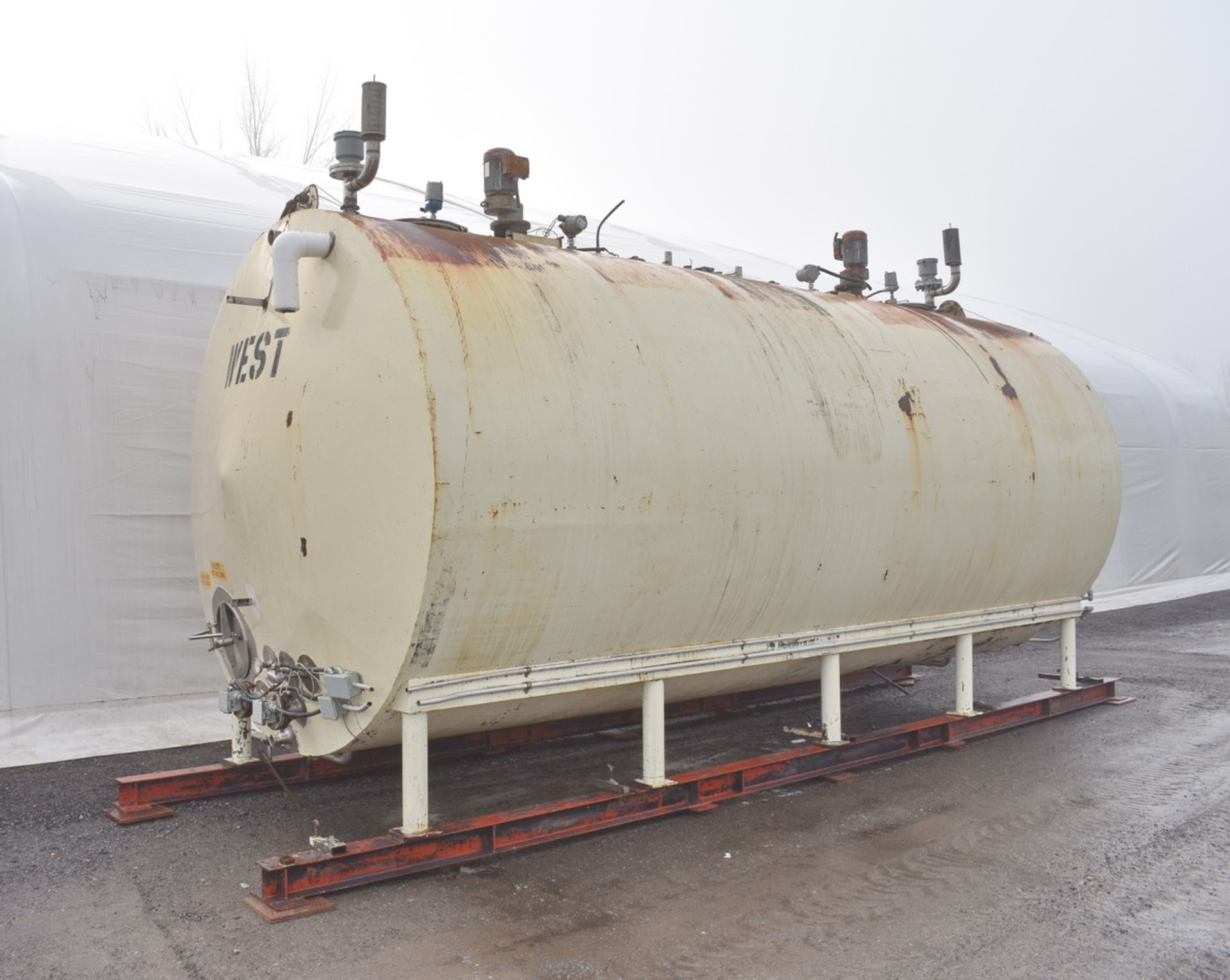 8560 GALLON TANK, STAINLESS STEEL, HORIZONTAL, DOUBLE COMPARTMENT TANK Item Location : Laval  -TOTAL - Image 4 of 12