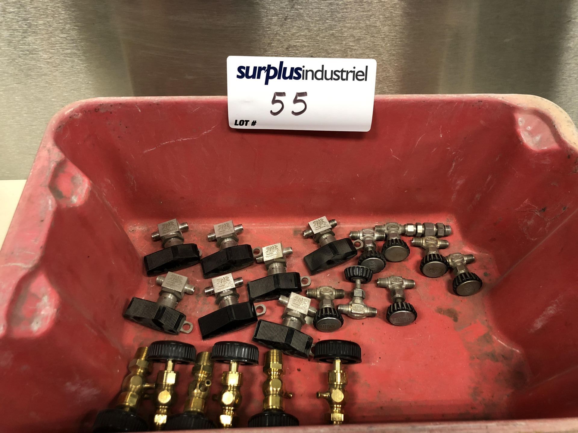 LOT OF VALVES Item location: Drummondville